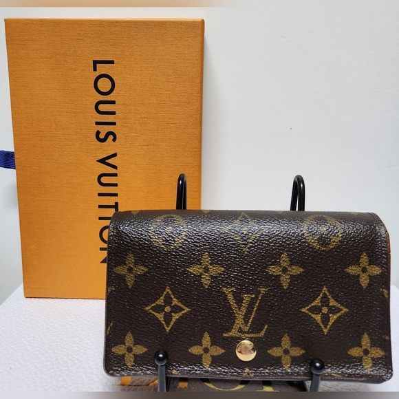 LOUIS VUITTON Monogram Bifold Wallet CT1003 - Picture 1 of 16